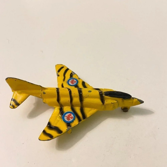 Vintage Diecast Aircraft Phantom F41C Plane and F16 Fighter Pull Back Hong  Kong - Picture 6 of 12